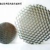 鋁蜂窩芯用途：電暖器晶格網(wǎng)、紡織機(jī)械、燈飾隔柵